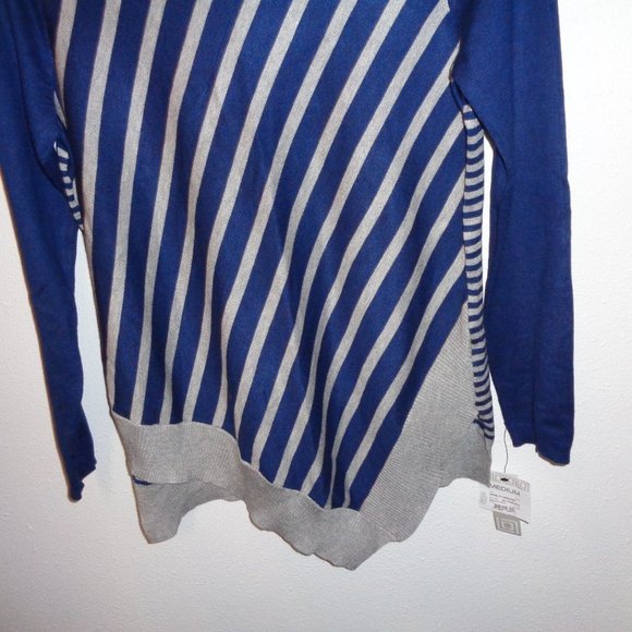 LIZ Claiborne Novelty Sweater Size Medium NWT - Picture 3 of 12